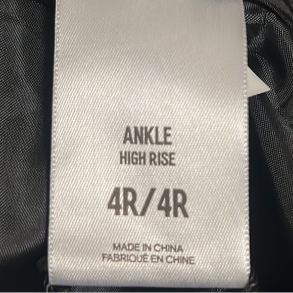 NWT Express, Ruffled Waist, Ankle High Rise, Straight Leg Pants, Black, Size 4 - Picture 8 of 10